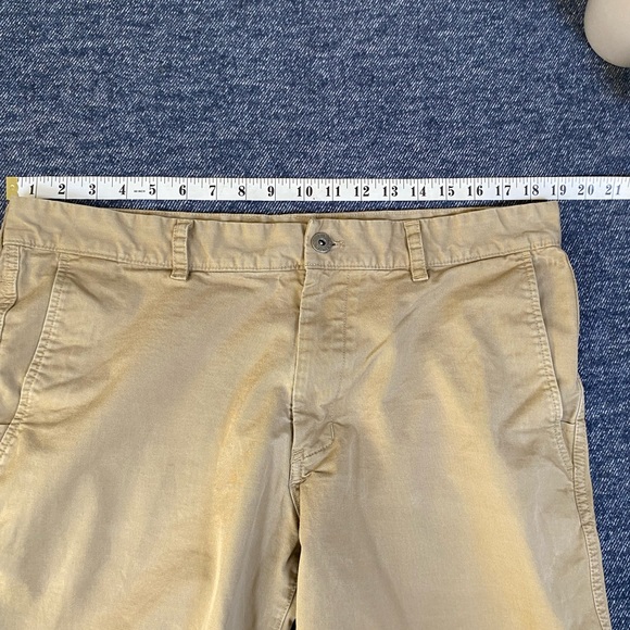 The North Face Men’s Tan Motion Shorts (Size 36) - Picture 3 of 8